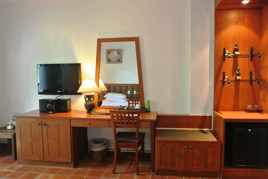 Salathai Resort Patong الغرفة الصورة